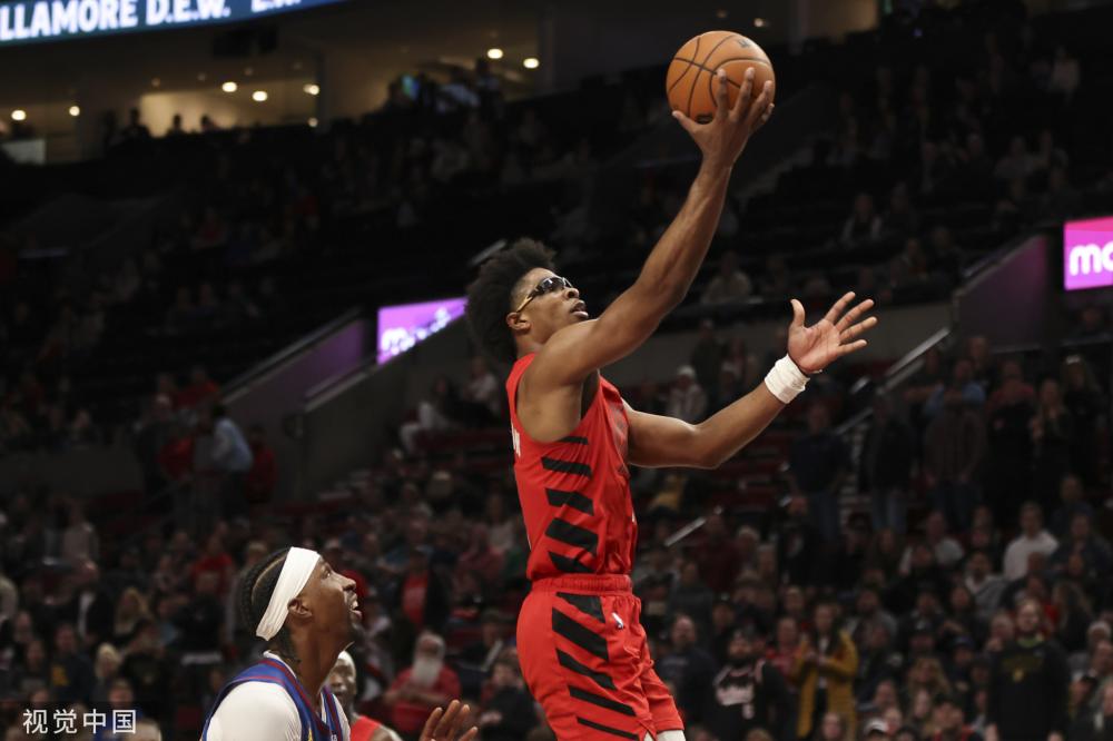 他不仅通过 他不仅通过